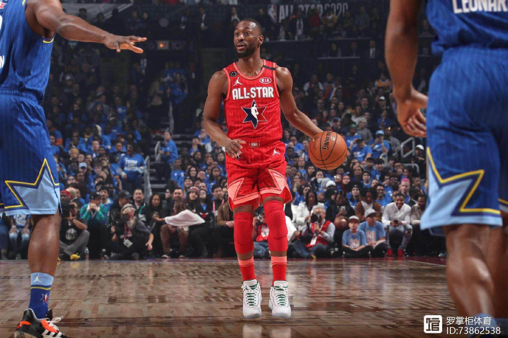 关于转折点费耶诺德内部沟通；全明星赛集结日攻防权衡；悬念犹存；年轻球员得到机会的信息